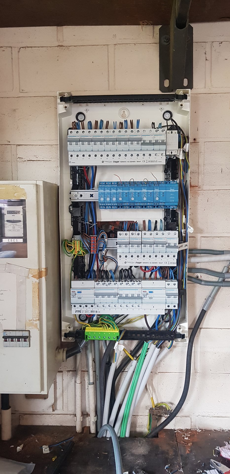 Nieuw verdeelbord na installatie