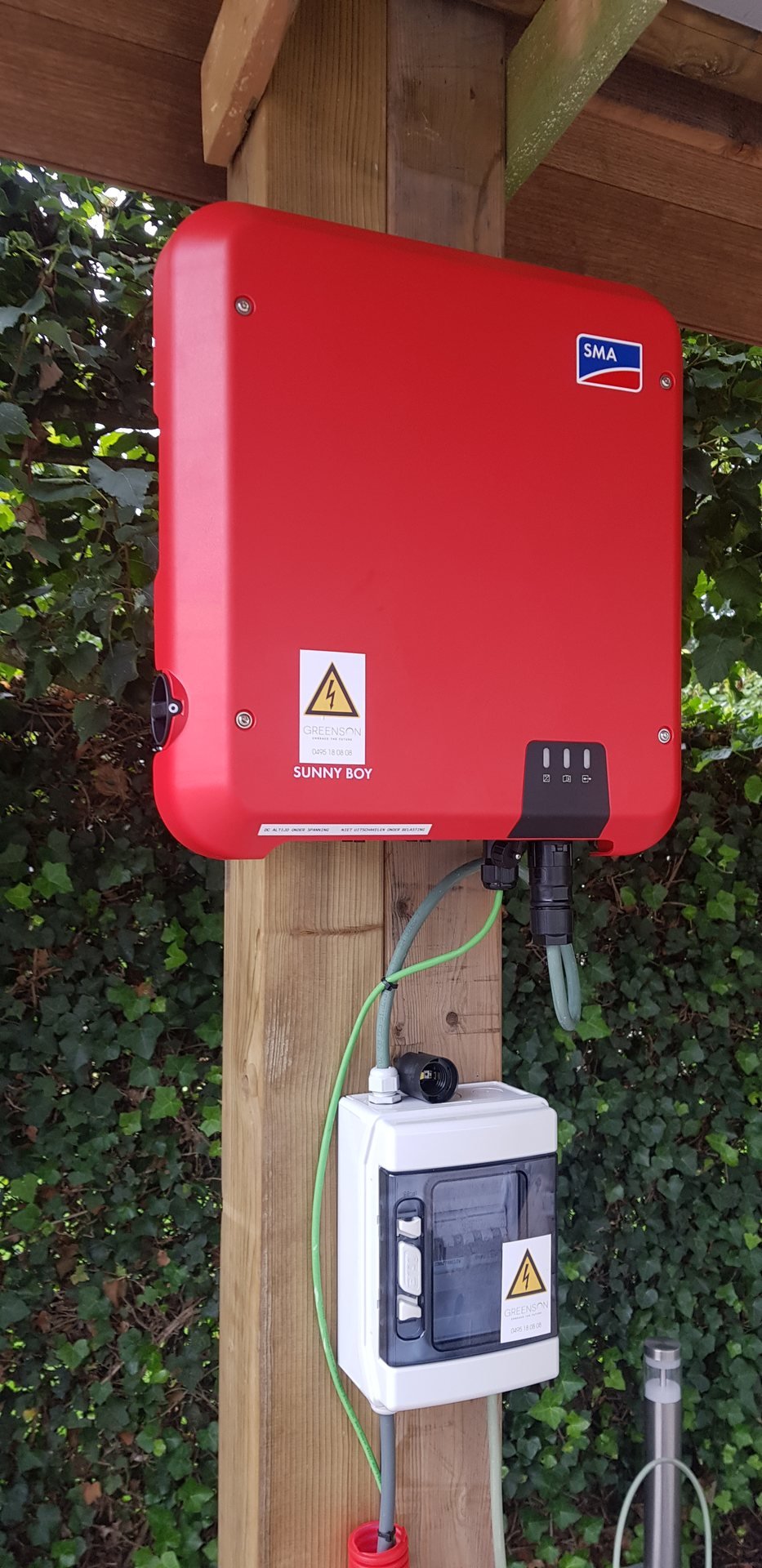 Zonnepanelen op het dak van een woning